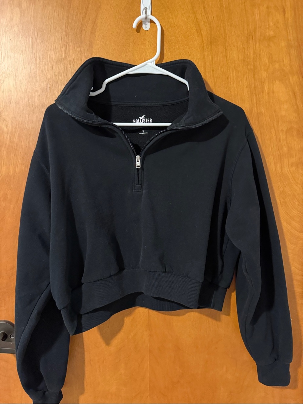 Hollister Black Half-Zip Cropped Pullover Sweater
